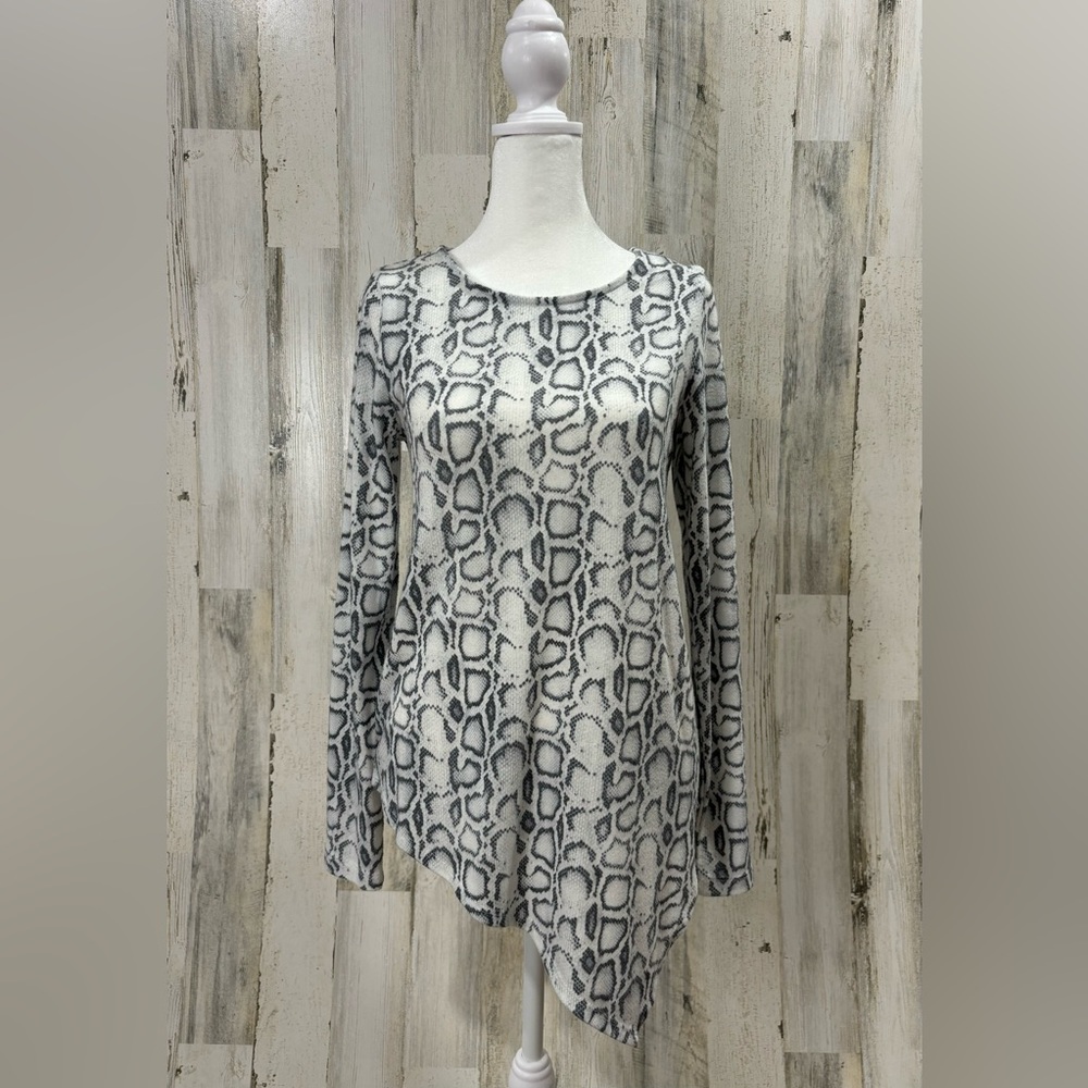 Karen Kane Asymmetric Snake Print Top